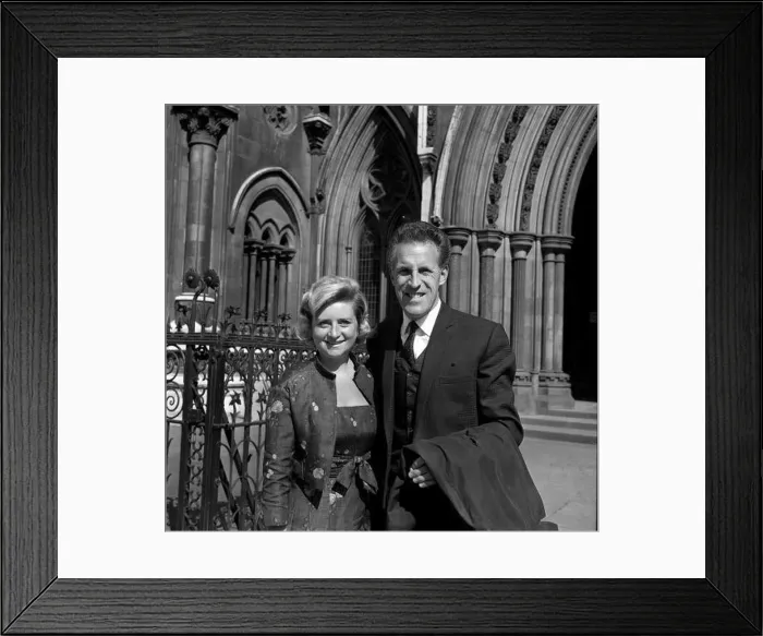 : Bruce Forsyth and wife Penny at law courts he is being sued by agents : Bruce Forsyth and wife Penny at law courts he is being sued by agents
