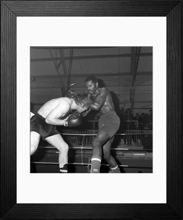 Framed Print : Pat McCormack v. Pat Thomas at the Manor Place Baths, Walworth, London, United Kingdom Framed Print : Pat McCormack v. Pat Thomas at the Manor Place Baths, Walworth, London, United Kingdom