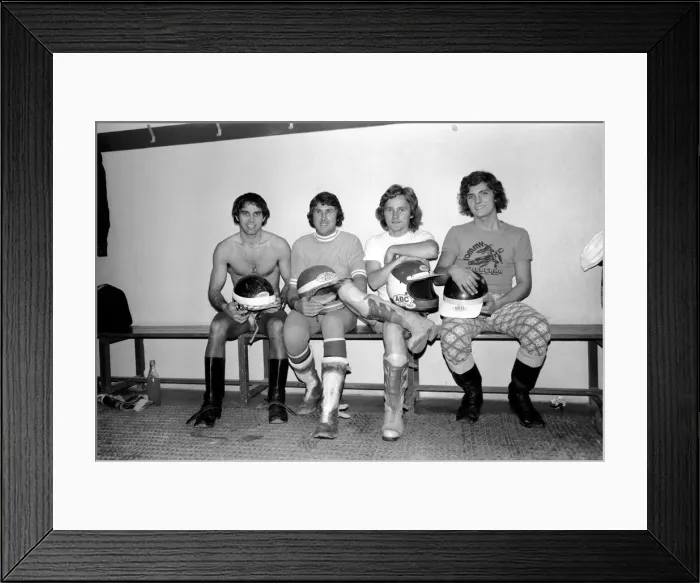 Framed Print : Speedway Riders l-r: Ivan Mauger (four times World Champion) Framed Print : Speedway Riders l-r: Ivan Mauger (four times World Champion)