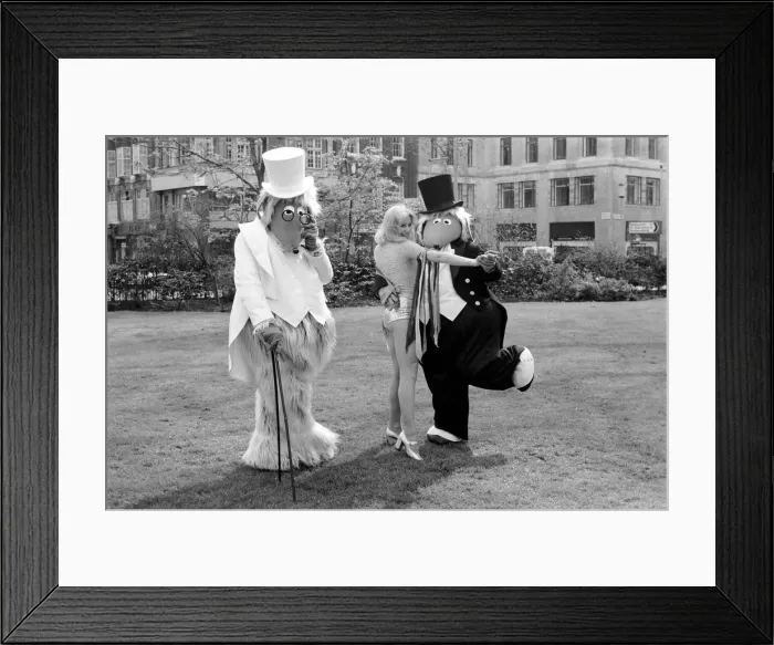 Framed Print : Samantha Stevens with wombles. April 1975 Framed Print : Samantha Stevens with wombles. April 1975
