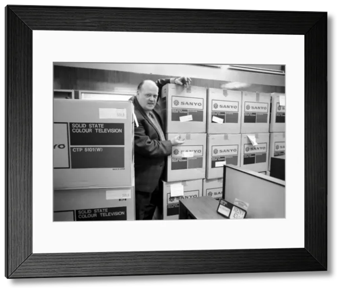 Framed Print : Sales at Selfridges in Oxford street. Customers were buying up the television sets Framed Print : Sales at Selfridges in Oxford street. Customers were buying up the television sets