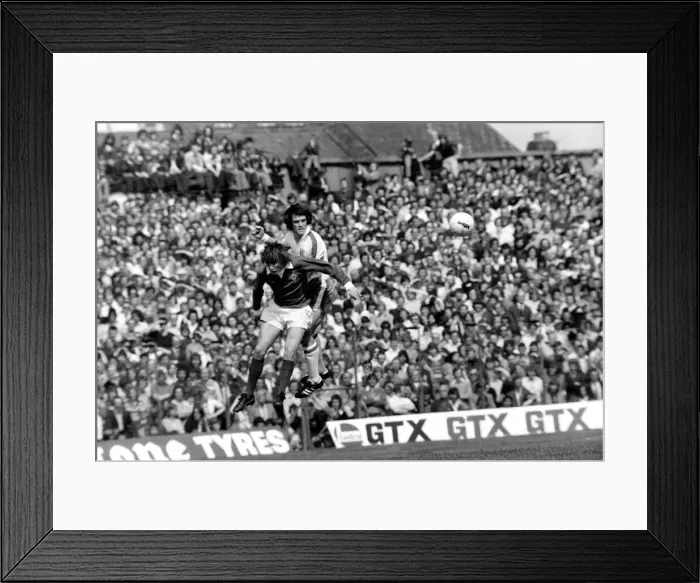 Framed Print : Home Internationals: England (0) vs. Ireland (0). May 1975 75-2603-049