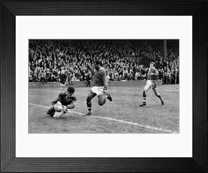 Framed Print : T. Crosby scores Leeds 4th try against Salford during their rugby league match Framed Print : T. Crosby scores Leeds 4th try against Salford during their rugby league match