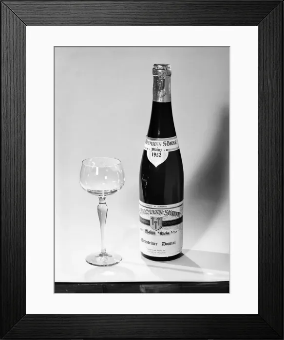 Framed Print : Bottles of wines and spirits with glasses. 1959 D69-003 Framed Print : Bottles of wines and spirits with glasses. 1959 D69-003