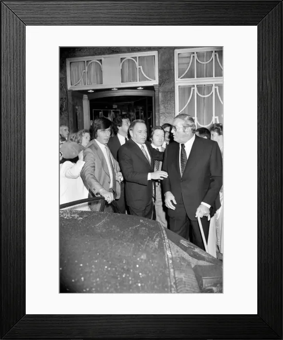 Framed Print : Frank Sintara and his girlfriend Barbara Marx leaving Claridges on the way to Mirabellas Framed Print : Frank Sintara and his girlfriend Barbara Marx leaving Claridges on the way to Mirabellas