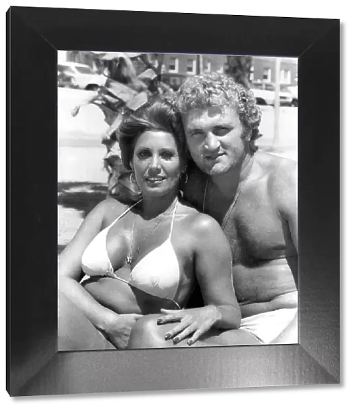 Boxer Joe Bugner and wife. October 1977 P003105