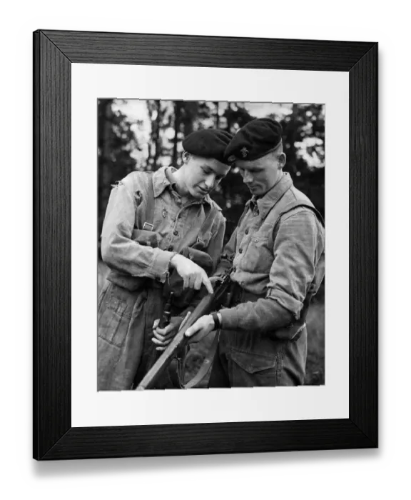 Framed Print : National Servicemen James Fenton (19) of Monmouth had a spell of farming Framed Print : National Servicemen James Fenton (19) of Monmouth had a spell of farming
