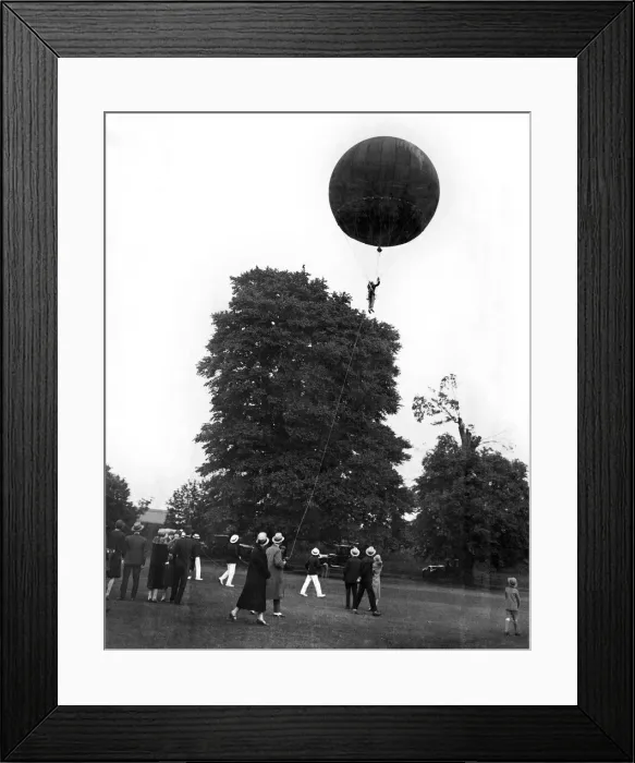 Framed Print : Captain Davidson seen here putting on an exhibition of balloon jumping at Ranelagh