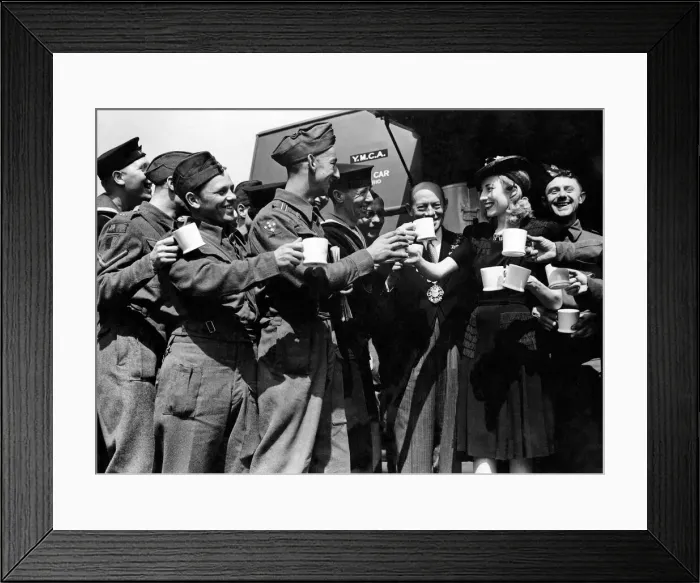 Framed Print : Vera Lynn opens variety Ladies Guild YMCA tea car in London. June 1942 Framed Print : Vera Lynn opens variety Ladies Guild YMCA tea car in London. June 1942
