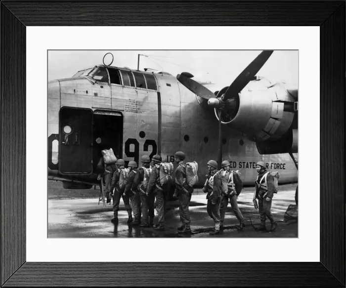 Framed Print : A transport supply exercise with the American airforces Paratroopers lined up beside Framed Print : A transport supply exercise with the American airforces Paratroopers lined up beside