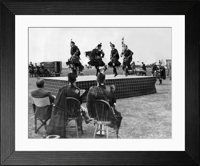 Framed Print : 1st Battalion the Seaforth Highlanders. Seen here competing in the Foursome Reel Framed Print : 1st Battalion the Seaforth Highlanders. Seen here competing in the Foursome Reel