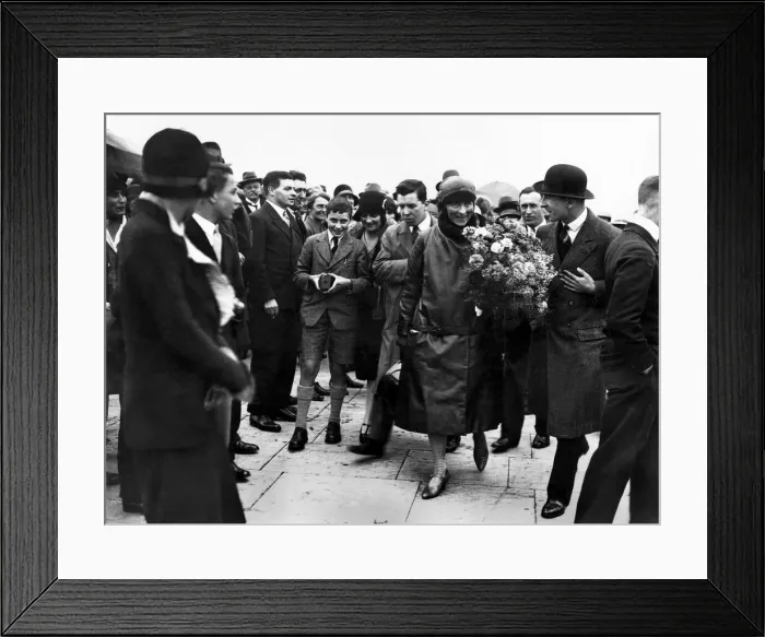 Framed Print : Aviator Mary Russell, the Duchess of Bedford. Circa 1925