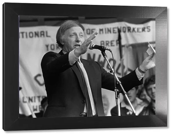 Arthur Scargill NUM talks to miners in rally in London 1984