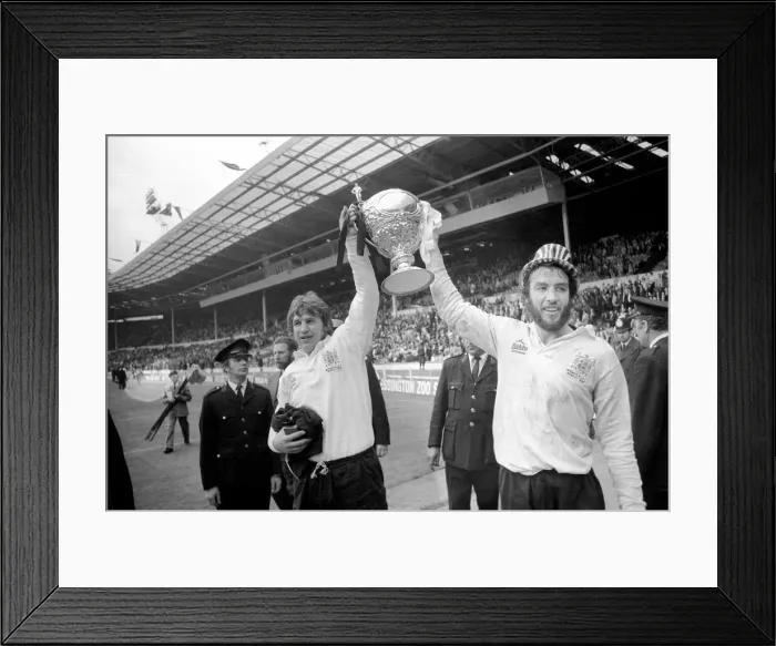 Framed Print : Rugby League Chalenge Cup Final at Wembley Stadium Warrington v Widnes Framed Print : Rugby League Chalenge Cup Final at Wembley Stadium Warrington v Widnes