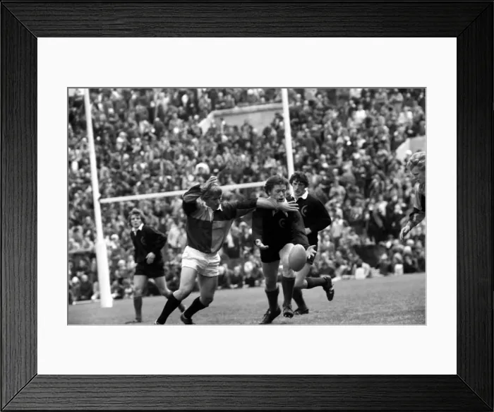 Framed Print : Rugby Union Middlesex Sevens tournament at Twickenham Saracens v Harlequins May Framed Print : Rugby Union Middlesex Sevens tournament at Twickenham Saracens v Harlequins May