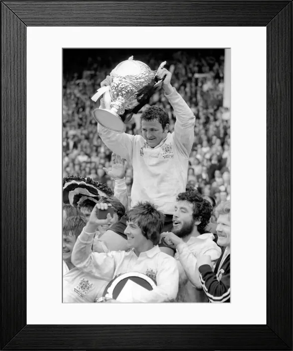 Framed Print : Rugby League Chalenge Cup Final at Wembley Stadium Warrington v Widnes Framed Print : Rugby League Chalenge Cup Final at Wembley Stadium Warrington v Widnes