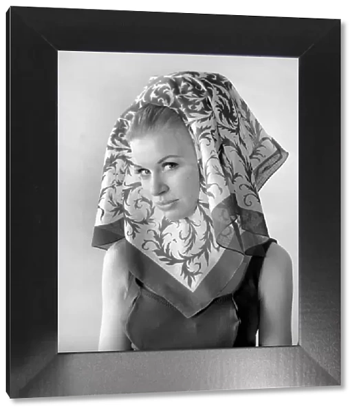 Clothing: Fashion: Headscarf. 1966 B1921-003