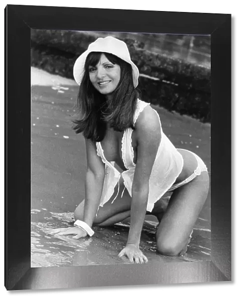 Model Stefanie Marrian. August 1974 P035452