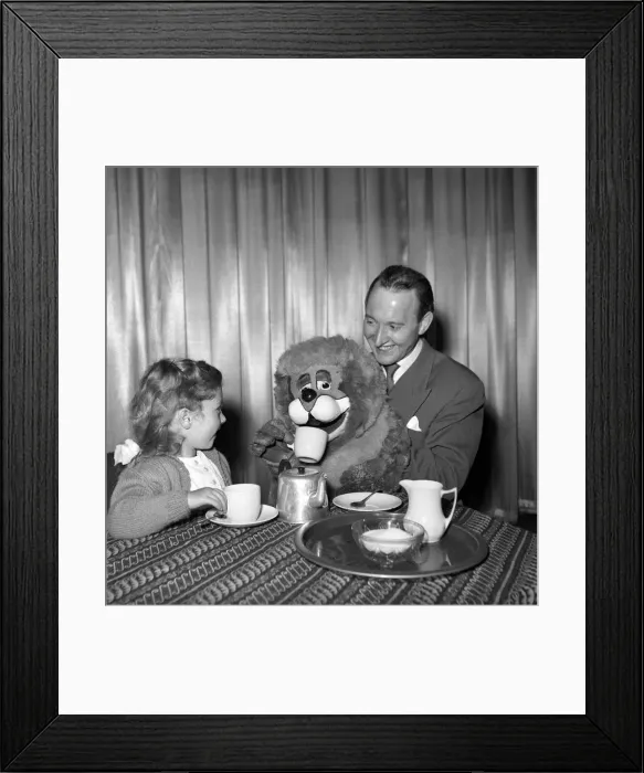 Framed Print : Terry Hall with Lennie the Lion. 1954 A401-006 Framed Print : Terry Hall with Lennie the Lion. 1954 A401-006