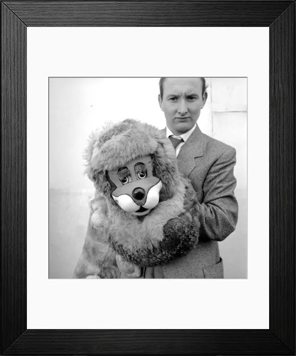 Framed Print : Terry Hall with Lennie the Lion. 1954 A401-003 Framed Print : Terry Hall with Lennie the Lion. 1954 A401-003