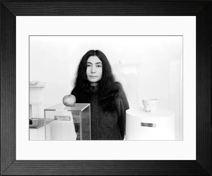 Framed Print : Japanese artist and singer Yoko Ono. 1967 A1313-007