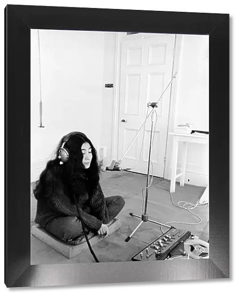 Japanese artist and singer Yoko Ono. 1967 A1313-019