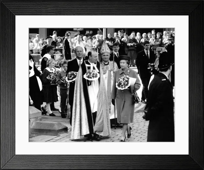 Framed Print : Queen Elizabeth II and Prince Philip visit Newcastle to distribute the Royal Maundy Money Framed Print : Queen Elizabeth II and Prince Philip visit Newcastle to distribute the Royal Maundy Money