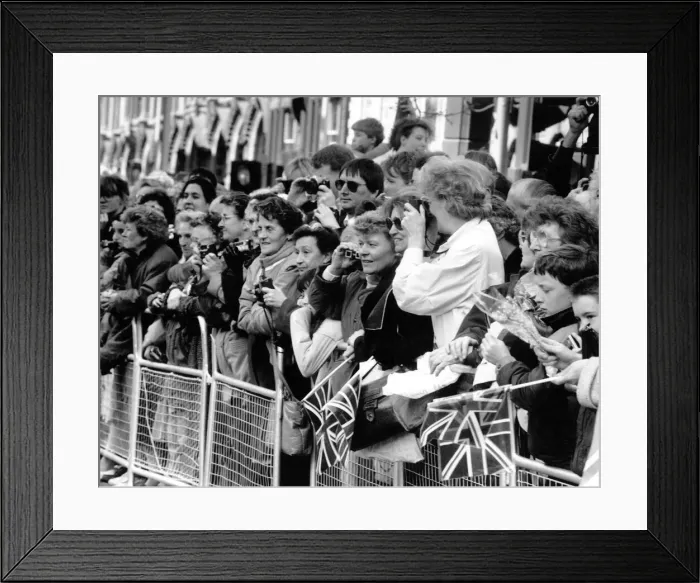Framed Print : Queen Elizabeth II and Prince Philip visit Newcastle to distribute the Royal Maundy Money Framed Print : Queen Elizabeth II and Prince Philip visit Newcastle to distribute the Royal Maundy Money