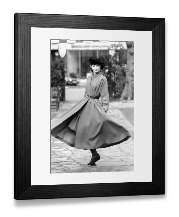 Framed Print : Clothing Fashion: Coat fashion for autumn  /  winter 1988. March 1987 LDN-87-218-003