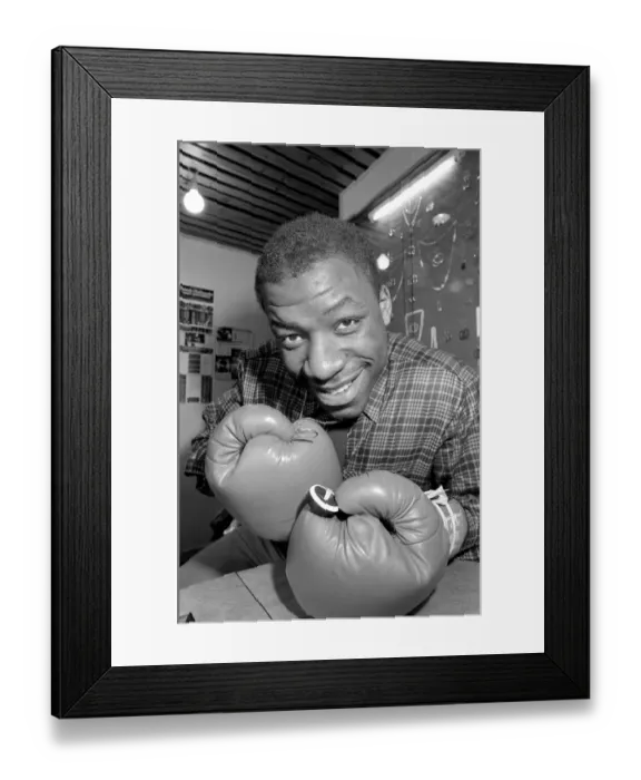 Framed Print : Boxer Gary Mason. February 1987 Framed Print : Boxer Gary Mason. February 1987