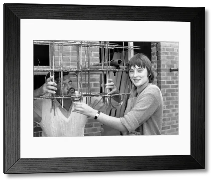 Framed Print : Entertainment. Film Actor: Actor Oliver Reed, today (Friday Framed Print : Entertainment. Film Actor: Actor Oliver Reed, today (Friday