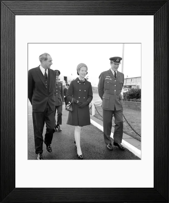 Framed Print : The Duchess of Kent arriving at Heathrow Airport from Singapore, on an R. A. F