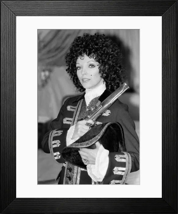 Framed Print : Musical: nTom Jonesi: Joan Collins as Black Bess'a notorious highwaywoman Framed Print : Musical: nTom Jonesi: Joan Collins as Black Bess'a notorious highwaywoman