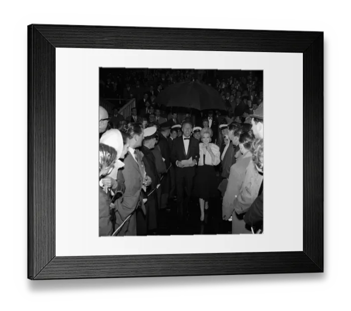 Framed Print : Bruce Forysth TV personality at greyhound meeting in aid of the Variety Club of Great