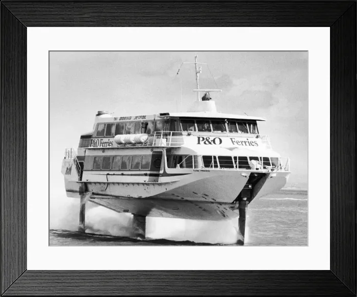 Framed Print : The new Boing Jetfoil being demonstrated at Southampton water, top speed 50mph