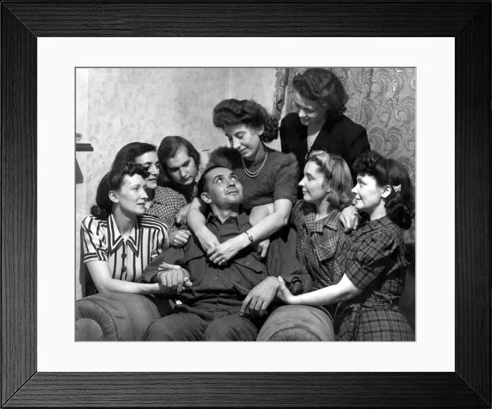 Framed Print : Private Albert Laws, a soldier in the British Army and former prisoner of war Framed Print : Private Albert Laws, a soldier in the British Army and former prisoner of war