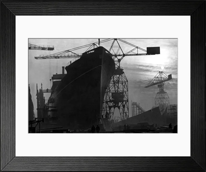 Framed Print : A dramatic sunset at one the River Tynes shipyards in 1948 Framed Print : A dramatic sunset at one the River Tynes shipyards in 1948