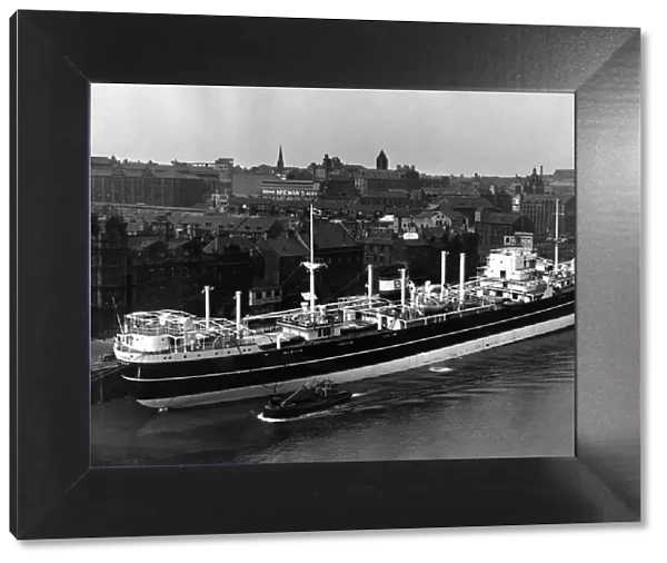 Ship La Sierra on the River Tyne