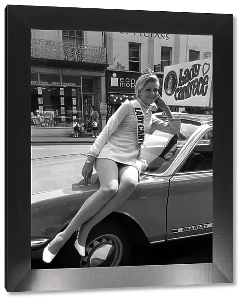 Lady Cantrece 1970 Most beautiful legs in England Competition Winner 1970 Cantrece