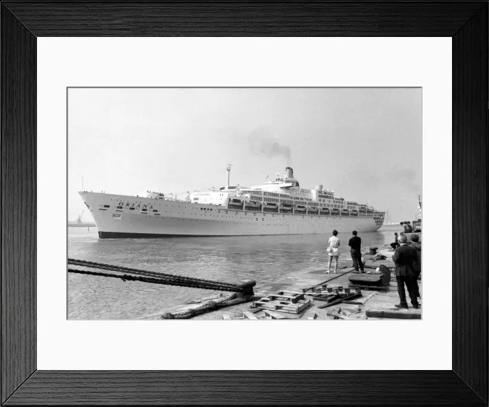 Framed Print : P&O Liner Oriana setting sail from Southampton for Australia after a 15 day