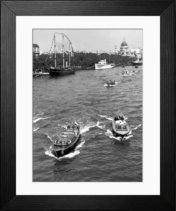 Framed Print : The Royal Norwegian Yacht Norge coming up the Thames with King Haakon on board Framed Print : The Royal Norwegian Yacht Norge coming up the Thames with King Haakon on board