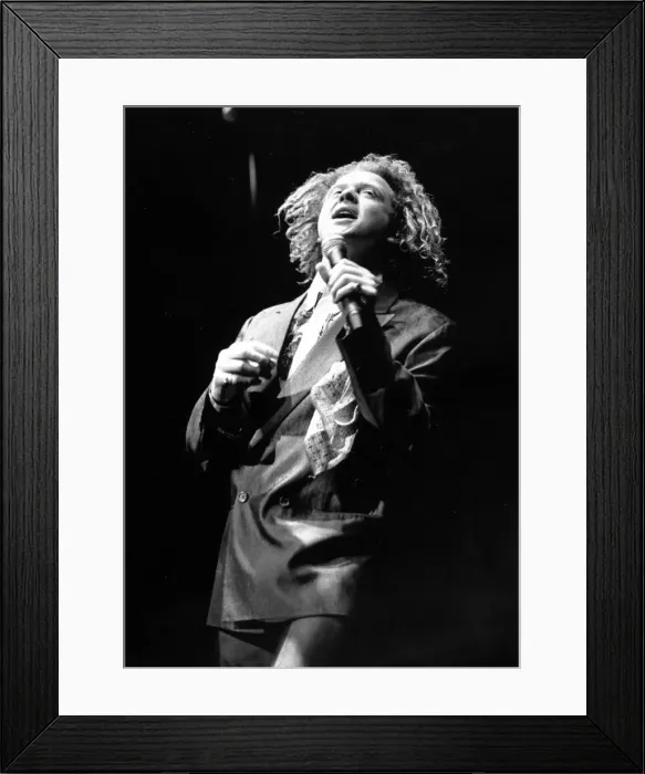 Framed Print : Simply Red singer Mick Hucknell in concert at the NEC Arena, Birmingham