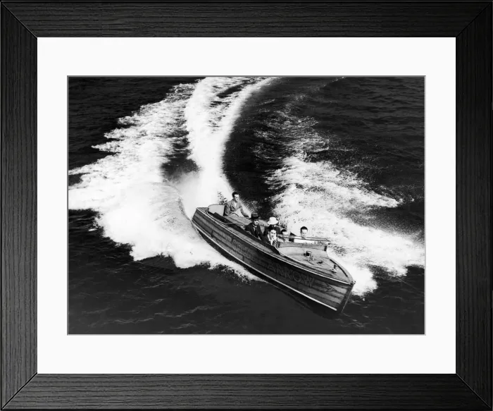 Framed Print : Golden Arrow speedboat at Hastings, St Leonards. 30th August 1936