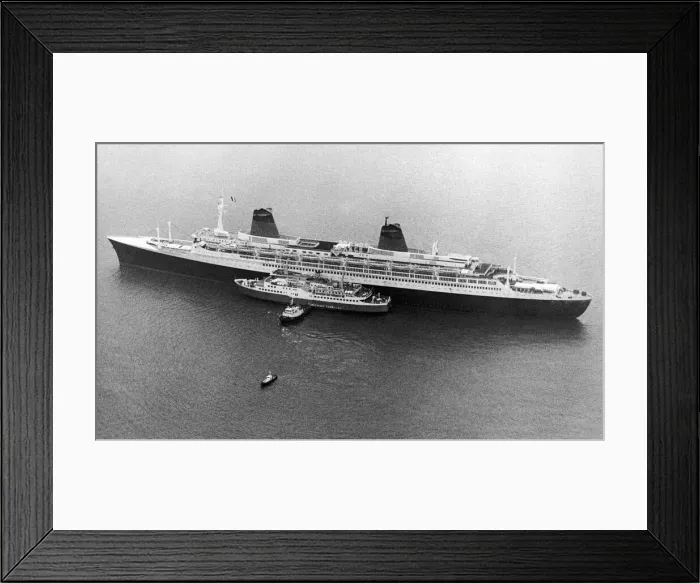 Framed Print : The Whisky-and -Soda mutiny aboard the luxury liner France Framed Print : The Whisky-and -Soda mutiny aboard the luxury liner France