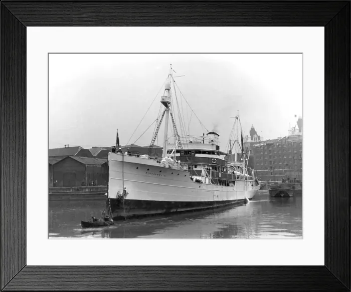 Framed Print : Arctic survey vessel the Discovery II arriving at St Katharines Docks in London Framed Print : Arctic survey vessel the Discovery II arriving at St Katharines Docks in London