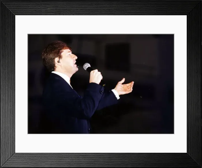Framed Print : Daniel O Donnell pictured at the Cardiff International Arena - 5th April 1998 Framed Print : Daniel O Donnell pictured at the Cardiff International Arena - 5th April 1998