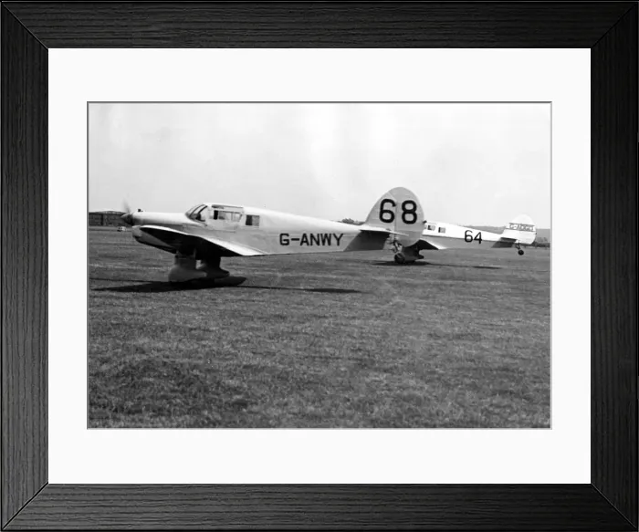 Framed Print : Mr. A Barker arrives at Baginton Aerodrome, Coventry, today in his Percival Proctor 3 to