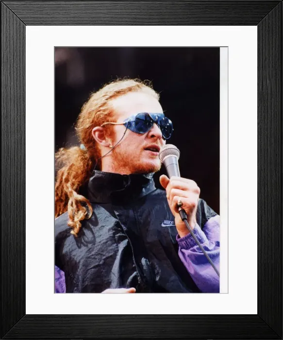 Framed Print : Simply Red singer Mick Hucknell in concert at the NEC, Birmingham