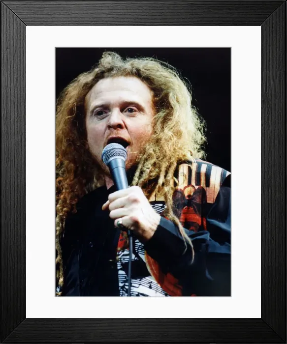 Framed Print : Simply Red singer Mick Hucknell in concert at the NEC, Birmingham Framed Print : Simply Red singer Mick Hucknell in concert at the NEC, Birmingham