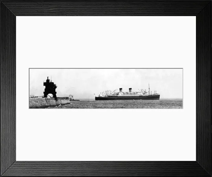 Framed Print : The 27, 000 tons motor liner ship the Dominion Monarch built at a Wallsend shipyard